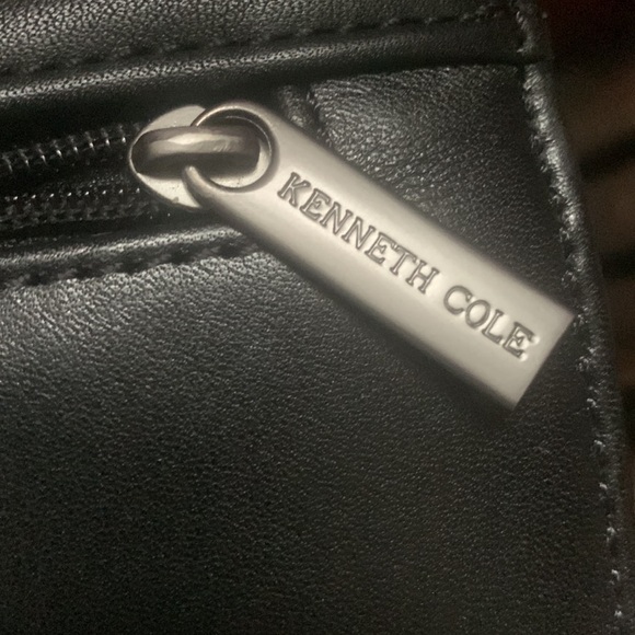 NEW Kenneth Cole Black Leather Laptop/Messenger Bag/Briefcase with Keys & Strap - Picture 12 of 16